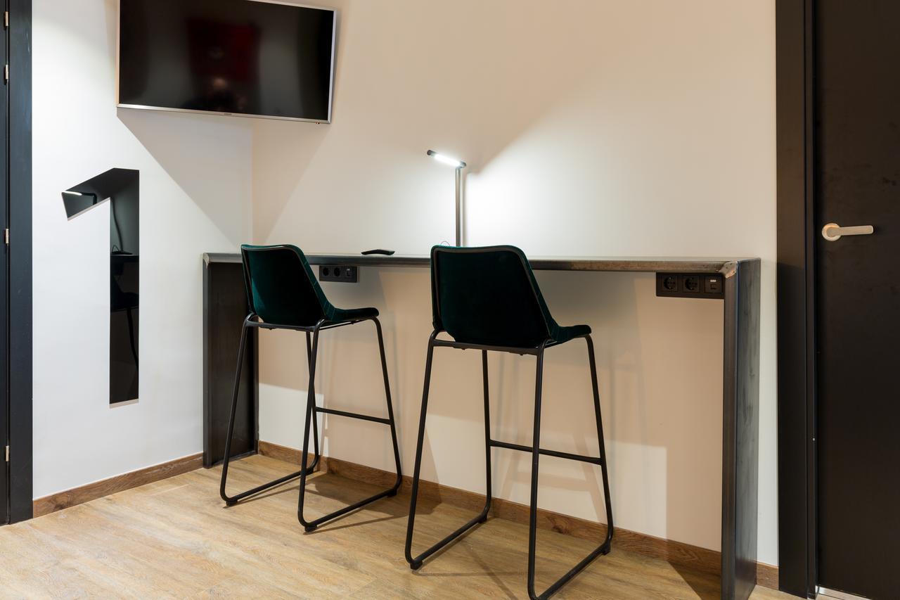 Airhostel Barcelona Airport 24H El Prat de Llobregat Extérieur photo